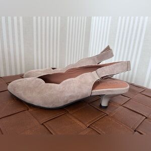 L’amour Des Pieds Hulda Sling-Back Pump Taupe Suede Leather Women’s 6.5 NEW $240